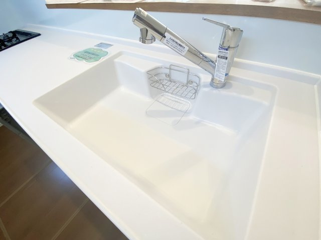 浄水器内蔵型ハンドシャワー