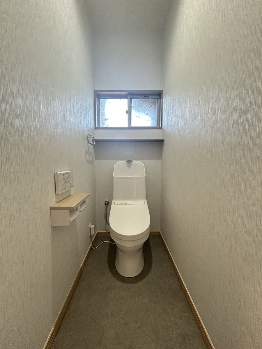 トイレもリフォーム済みです。下水道接続済みのため衛生的です。