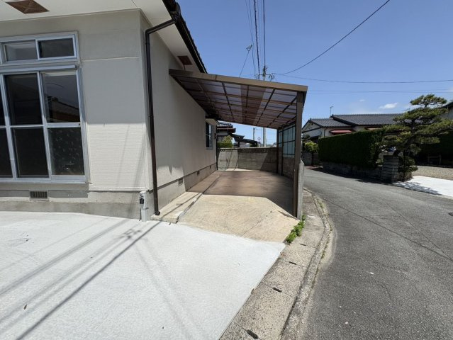 駐車場の近くに外水栓があるため、洗車にとても便利です。