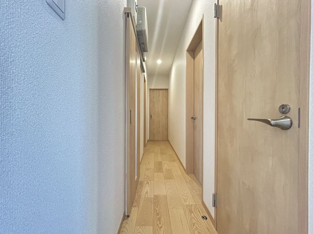 玄関からつながる廊下はすべての部屋を直線で繋げます