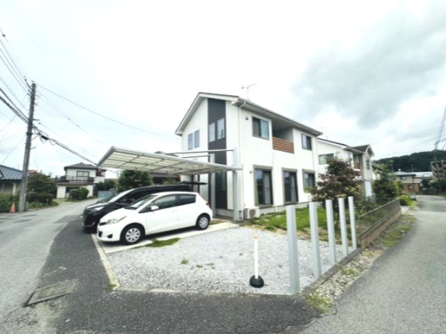 敷地の間口が広く建物も大きいので、解放感があります。毎日帰宅するのが楽しみなお家です。