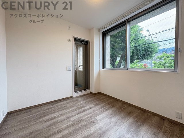 子供部屋…創造性や成長を促す遊びの空間を提供。学習や趣味に集中できる環境を整えます。個別のプライベートスペースは自己表現と自立心を育み、心地よい睡眠環境を整えリラックスできる場所を提供。