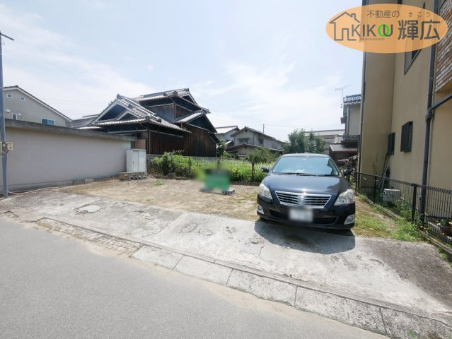 前面道路は広々としておりますので、お車の運転が苦手な方でも安心ですね。