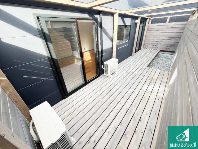 日当たりのよいバルコニー！お部屋が開放的に！