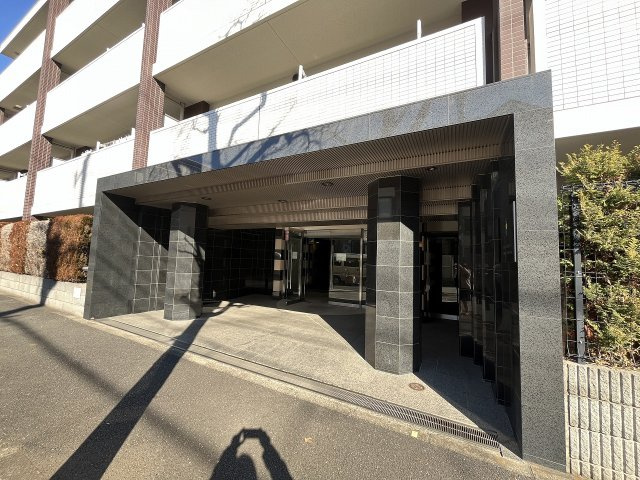 マンションエントランス