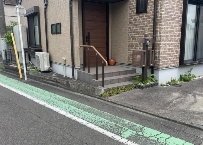 庭があることでガーデニングや家庭菜園はもちろん、こどもの遊び場やペットを放して遊ぶことができます。また、家の周囲に余裕があるということです。隣地との間があれば、十分な日当たりと、風通しが確保できます。