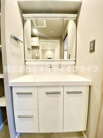 嬉しい三面鏡独立洗面台