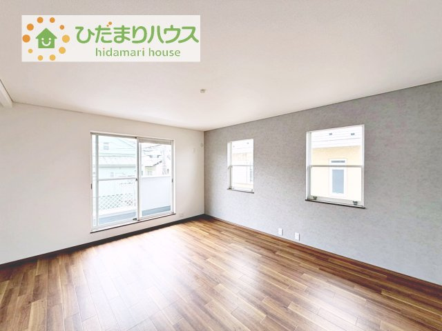 大きなベッドを置いても余裕の広さの主寝室♪