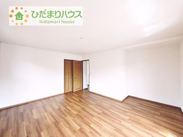 ゆとりのある主寝室！ご家族全員で寝れちゃいます♪