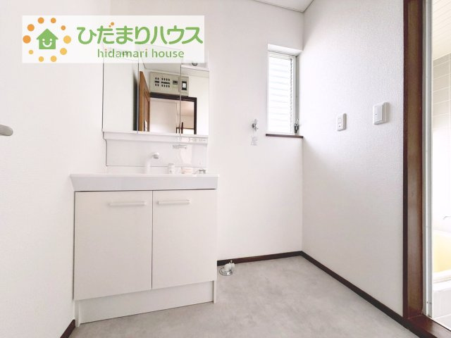 シンプルで使い勝手の良い独立洗面台！
