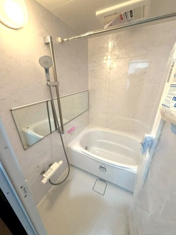 毎日のバスタイムが楽しみになりそうな広々浴室♪　雨の日のお洗濯にも大活躍！浴室乾燥機付　