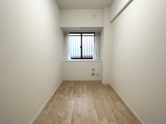 個人の部屋や寝室として使える洋室です