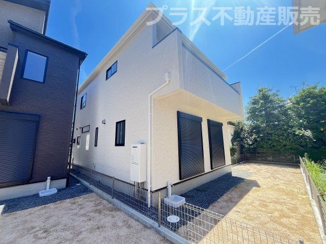 現地写真。プラス不動産販売なら、現場の全ての棟をまとめてご見学頂けます。