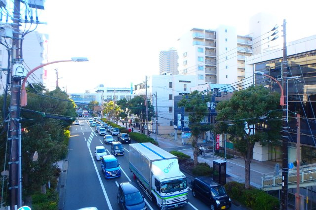 前面道路含む現地写真です