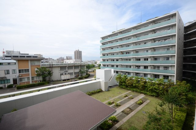 当該住戸のあるブライトコートとオーナーズガーデン（サウス、パノラマ、パームツリー、オーシャンビューの5棟から構成されます。）