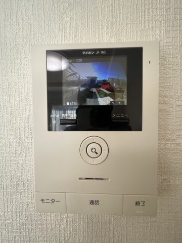 録画機能付きで、防犯上はもちろん、お届け物などの把握にも便利。