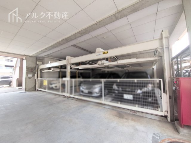 駐車場空き有！月額9000円にてご利用可能です