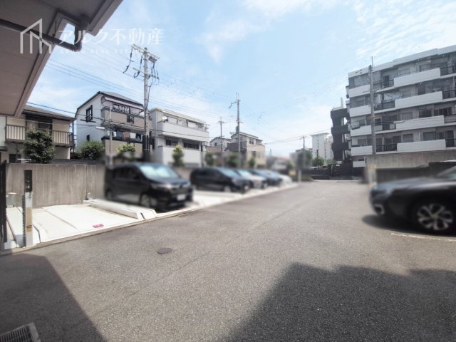 駐車場空き有！月額9000円にてご利用可能です