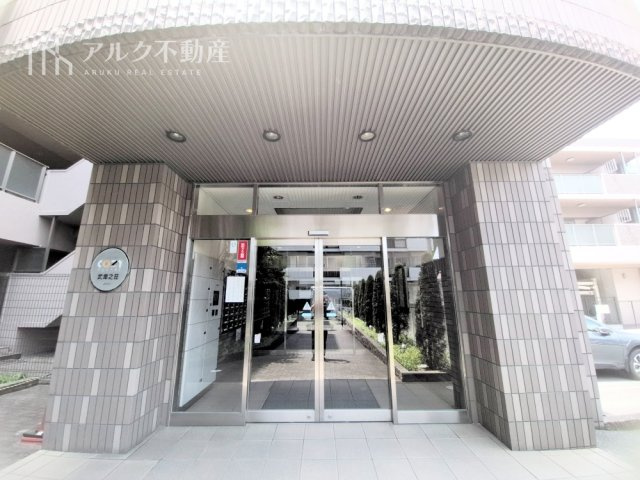 エントランスにはオートロック完備！
