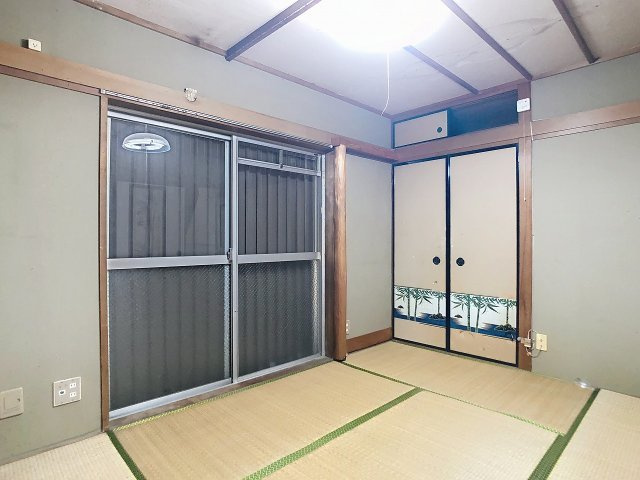 1階6帖和室です