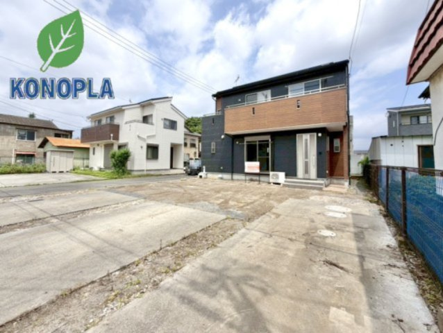 ■外観｜広々とした駐車スペースで楽々駐車可能！お買い物後もスムーズにお荷物を運べます♪