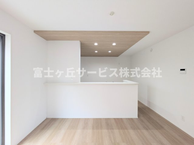 前から見たキッチンです
