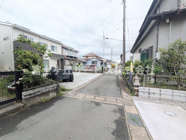 前面道路です