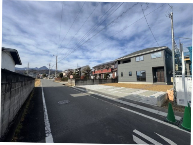 現地写真　南側接道幅員約5.5ｍ