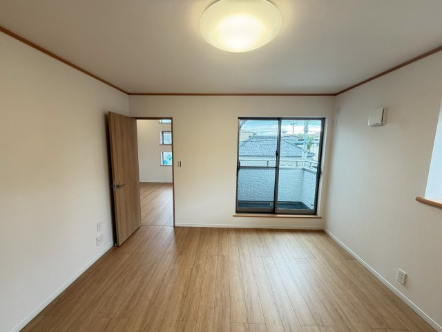 洋室8帖　収納付きで、お部屋がすっきり片付きます