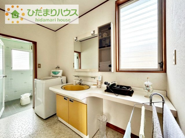 シンプルで使い勝手の良い独立洗面台！