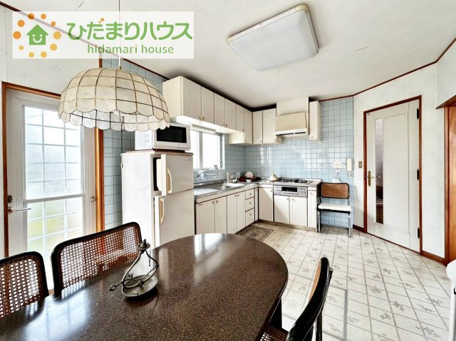 家族と会話しながら料理できるオープンカウンター♪