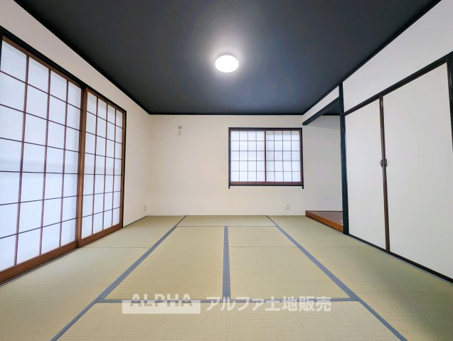 日本らしい落ち着いた雰囲気の和室です