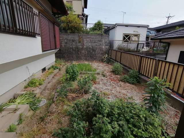 ちょっとした家庭菜園など出来ます