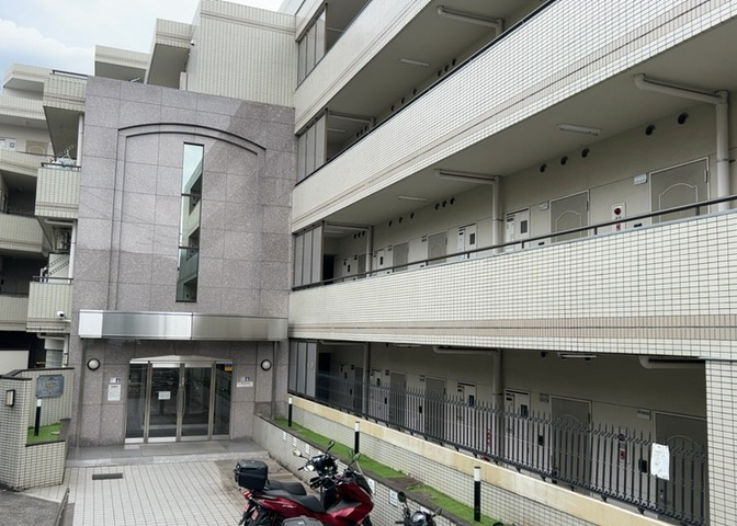 ＳＲＣ造は強度や耐震性の面でもRC造と比べて優れています。そのため、10階建以上の高層または超高層マンションなどの建築にも多く採用されています。柱や梁などのサイズが小さくても高い耐震性を確保できます。