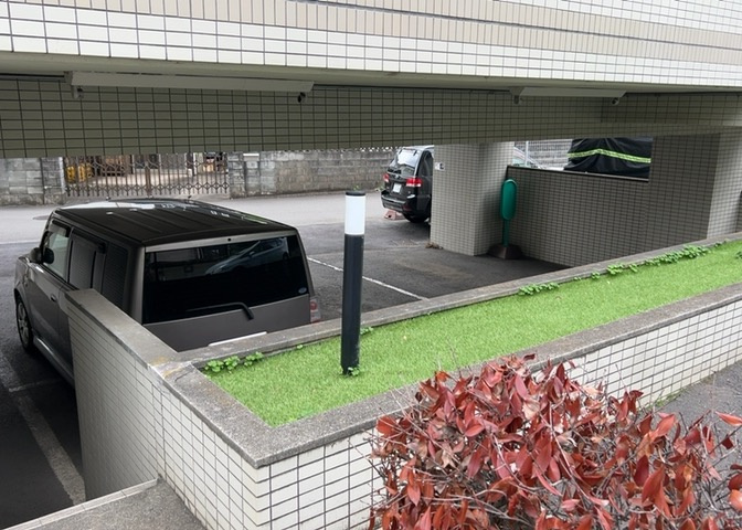 眺望を気にして物件を探す場合、前面に建物が建っていないか現地で確認しましょう！前面に建物があると景色はもちろん、日当たりや風通しにも影響が出てきます。住んだ時のことを想像しながら現地見学をしましょう。