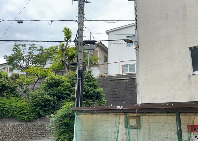 眺望の良さを楽しめるダイニングキッチンで家族団らんの時間を過ごしてはいかがでしょうか。バルコニーから見える景色を家族で眺める時間は、時間が経つのを忘れてしまいそうですね。是非、現地を見に行きましょう！