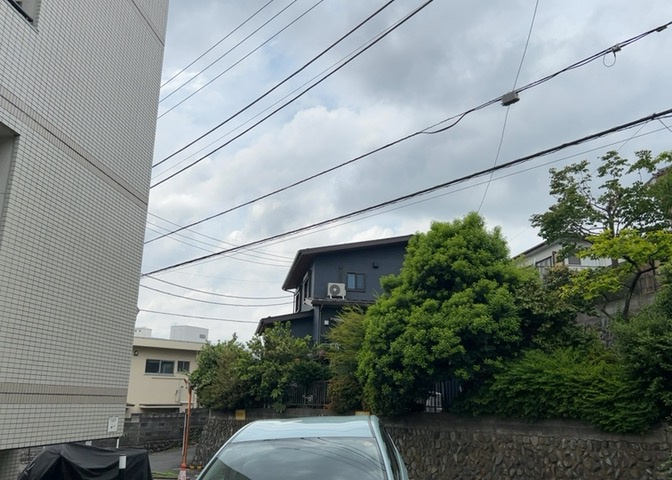 景色重視でお家選ぶをするとスーパーが遠い！学校が遠い！など生活をするうえで利便性で困ることもあります。まず一度現地を見学する際に、周辺の施設などがあるかを確認し、暮らし始めた後のことを想像しましょう。