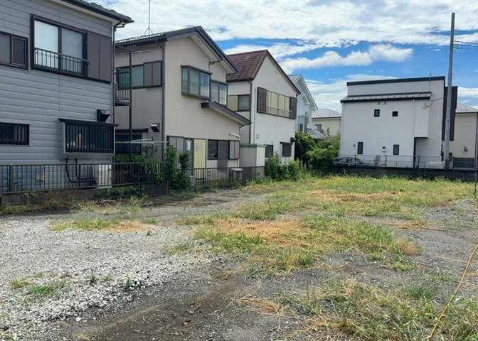 隣家の土地はどうなっているのか、生活利便施設が近くにあるのか、学校まで近いかなど、お客様のライフスタイルにあわせたイメージが重要です。また、近くにあると困る施設が近くにないかも確認するといいでしょう。