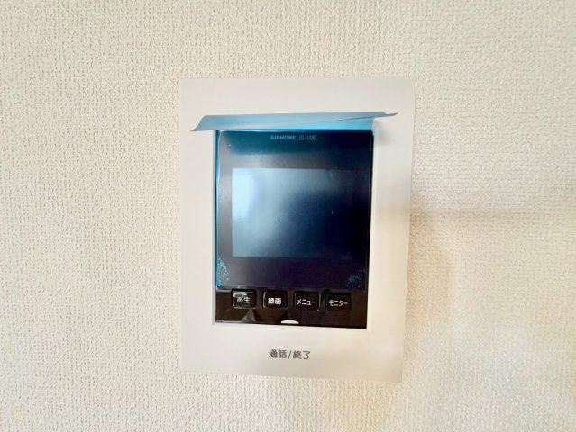 モニター付きインターホンで来訪者の顔がしっかり確認できて安心