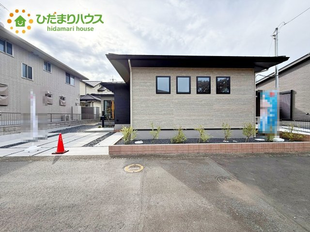 ブラックを基調としたスタイリッシュなデザイン、落ち着いた雰囲気を演出。洗練されたデザインが日常を特別なものにします。