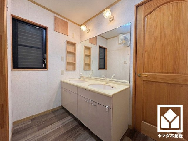 ※本画像は空室時の写真を加工し、家具・小物等を撤去したイメージです。