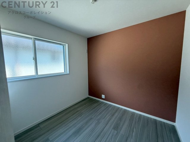 子供部屋…創造性や成長を促す遊びの空間を提供。学習や趣味に集中できる環境を整えます。個別のプライベートスペースは自己表現と自立心を育み、心地よい睡眠環境を整えリラックスできる場所を提供。