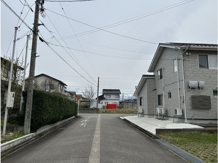 前面道路（東向き）