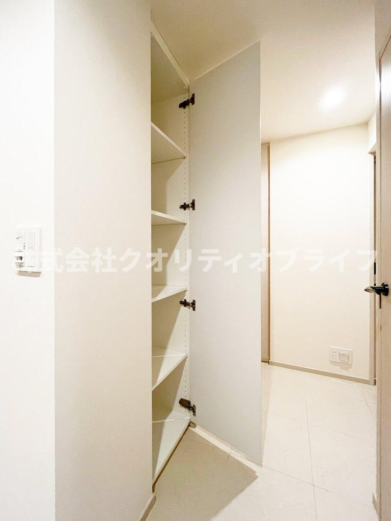 お部屋の中に余計な家具を置く必要がないため、空間を広く使えます。