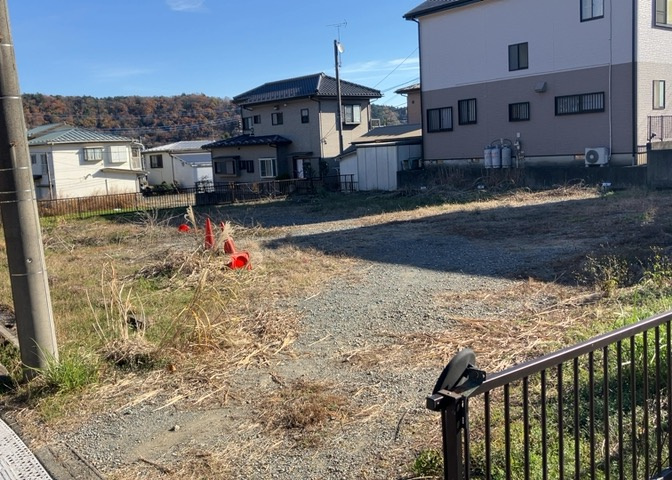物件の詳細については、現地を見てわかること以外に、役所や法務局などで調べないとわからないことがあります。そのため、現地に行く場合は、もしこの物件を買ったらどのような生活ができるかをイメージしましょう。