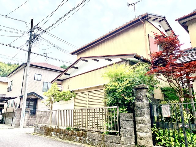 角地ですが、交通量は多くない為静かです