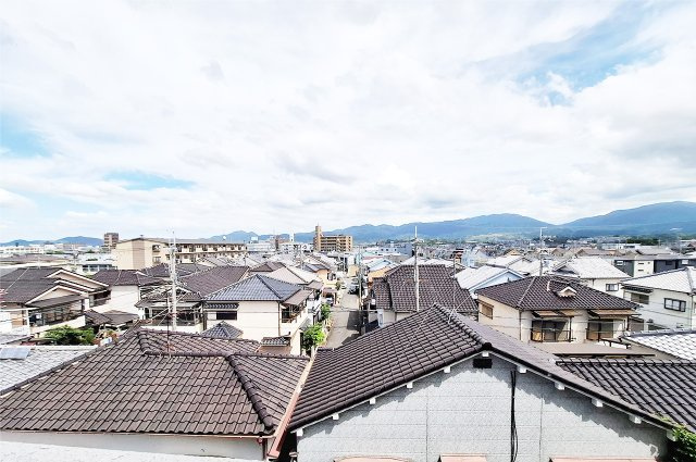 眺望：5階建て4階部分で開けた景色を楽しめます。