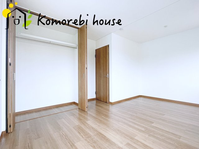 コンパクトで使いやすい洋室です