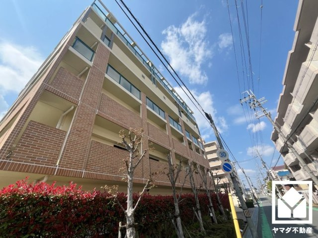 浴室1317サイズでゆったり足が伸ばせるので、毎日の疲れを癒やすバスタイムを実現。清潔感あふれる空間で、1日の疲れをリフレッシュ。