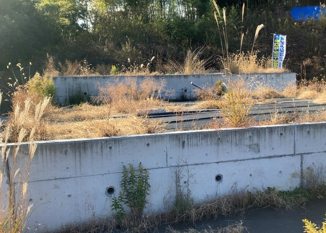 人が暮らすうえで日光は大切な要素となります。日当たりの良さは譲れないポイントですね。併せて近くに大きな建築物の建築予定がないか、あるいはそれが可能な土地が近くにないか事前に確認することもお勧めします。